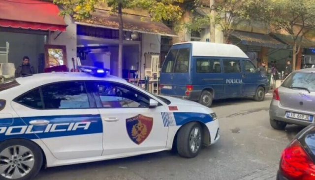Kërcënoi me pistoIetë sportive punonjësit e njësisë administrative, e pëson 84-vjeçari në Maliq. Në banesë iu gjetën…