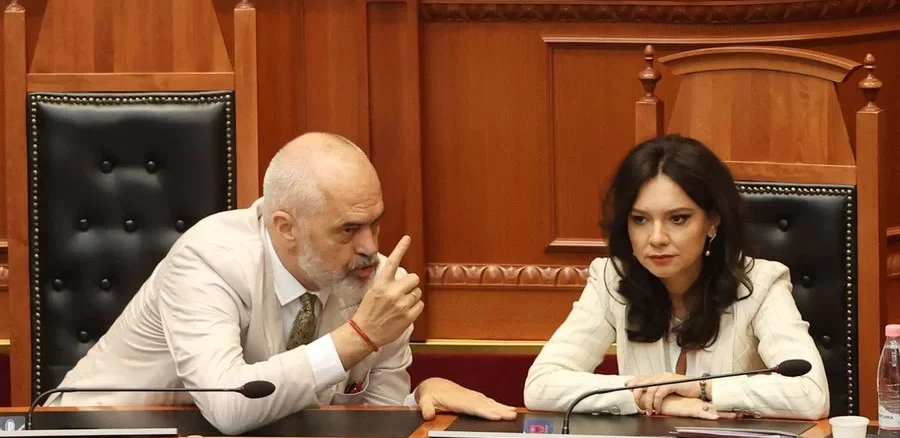 900-0-1777295666x1200-630-1718994555xedi-rama-elisa-spiropali-904-390