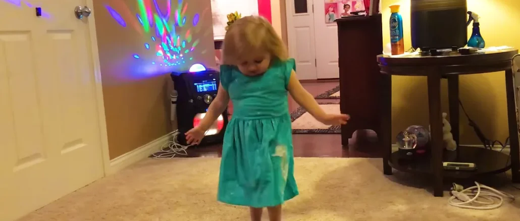 young-girl-teal-dress-madlyodd-POST13559
