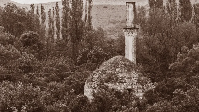 Tabanovce-Mosque-B&W.jpg